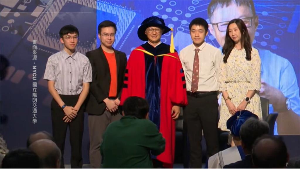 隨身碟之父！　群聯執行長潘健成獲頒陽明交大名譽博士
