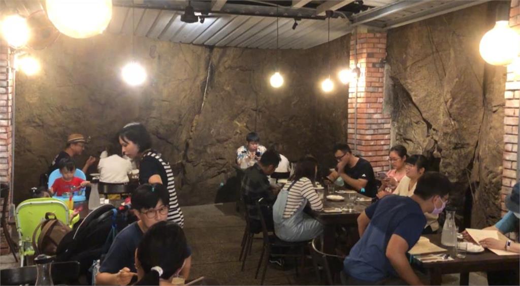 異言堂(影)/坑道變餐廳 防空洞的華麗轉身