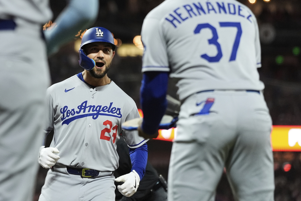MLB(影)/韓國頂級腿哥「風之孫」尷尬出局!康佛托超狂「雷射肩」驚呆網友