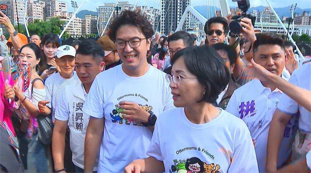 洋流慧聚席捲三峽！沈伯洋合體蘇巧慧　支持者擠爆祖師廟高喊凍蒜