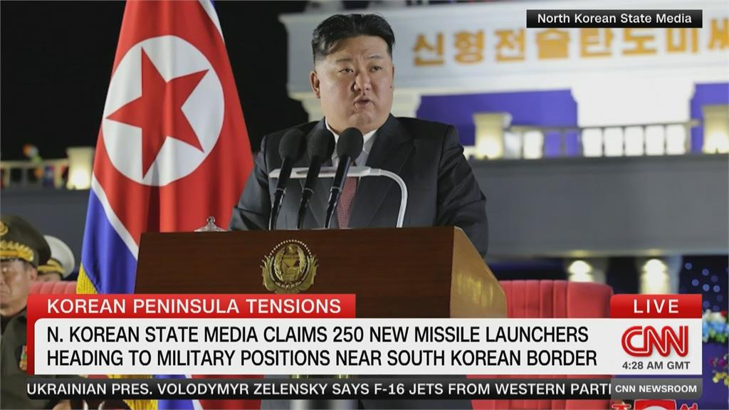 北朝鮮新型飛彈發射器交接儀式　金正恩稱「親自設計」