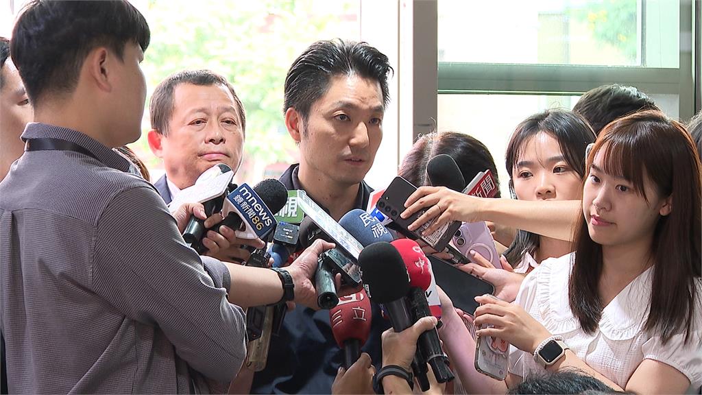 強颱巴威逼近！　　憂重演"內湖淹水"　　記者走訪金龍路　又發現"水溝山蘇"