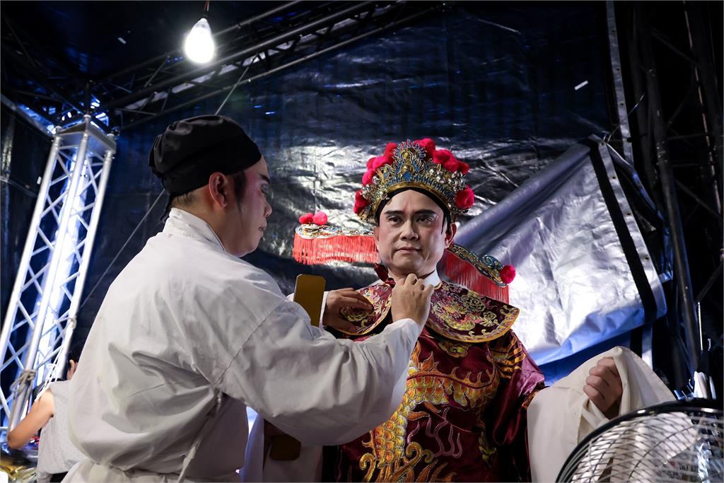 快新聞／政壇1大咖出招！化身歌仔戲演員挺文藝　轟藍營這人刪凍13億預算