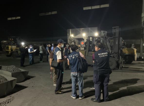 快新聞/「AI判煙系統」連夜監測 中央攜手地方查獲金屬業者偷排廢氣