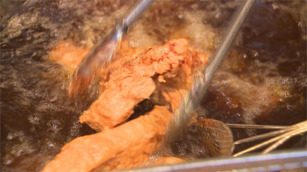 涮嘴!炸紅燒肉、鹹水雞 華山小吃市集吸1.5萬人