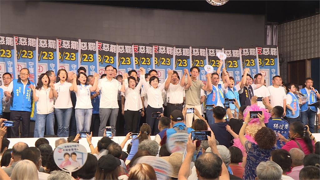 罷免黃金周！　吳崢台中街頭宣講　藍營辦團結晚會