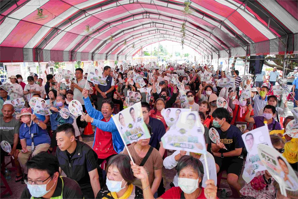 快新聞／賴清德民雄贈匾！點名嘉義發展　盼蔡易餘、陳琮貽高票當選