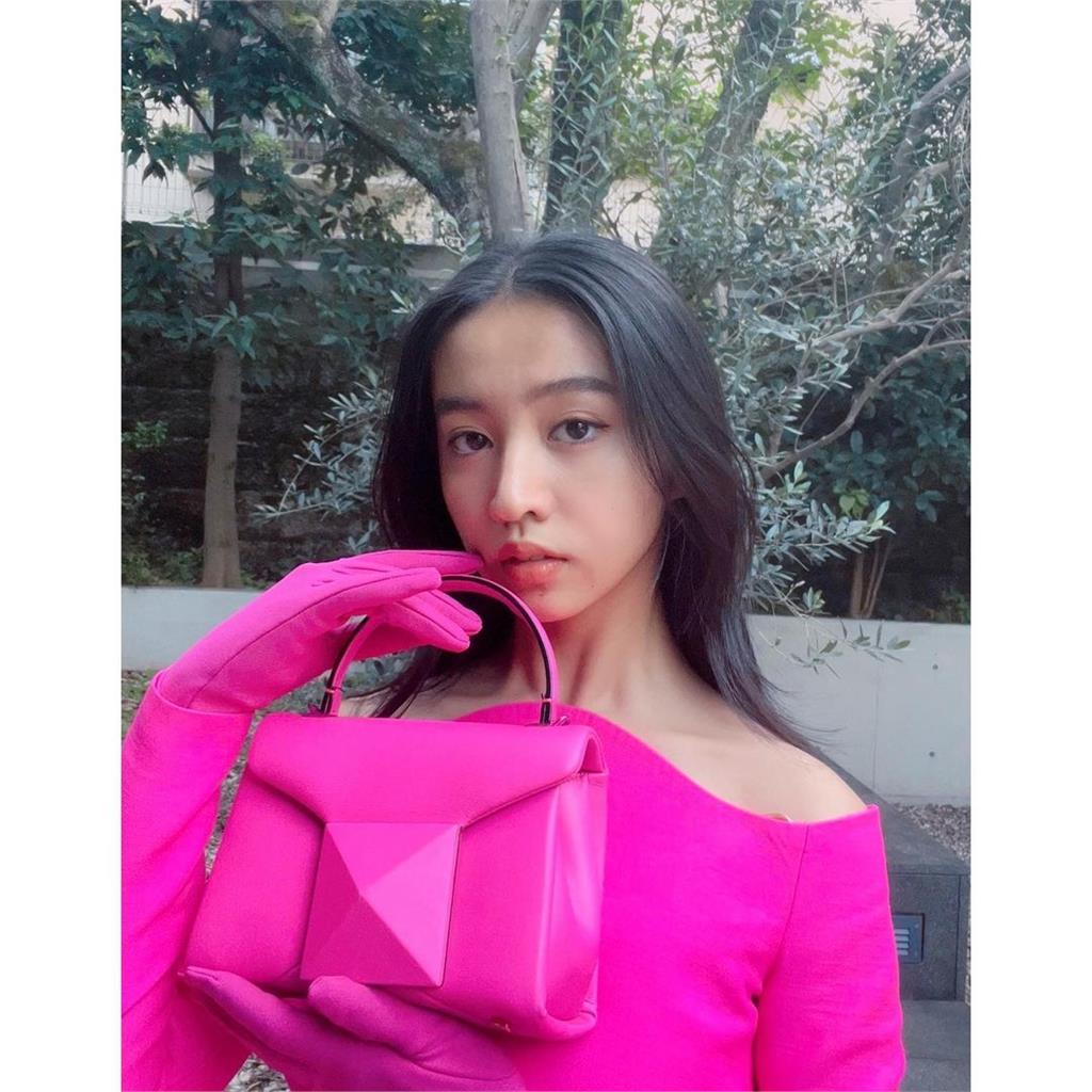 木村拓哉19歲愛女「死亡色號」輕鬆駕馭!亮黃色禮服美翻全場