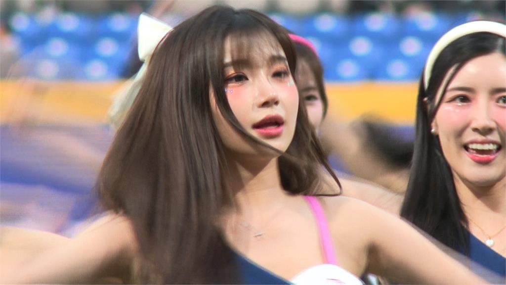 李珠珢富邦主場首應援 湧入上萬名球迷大喊"真香"