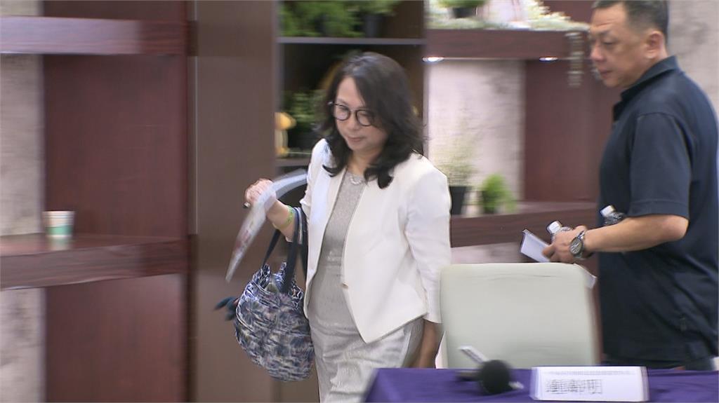 傳中方問徐春鶯「李貞秀沒問題吧?」 民眾黨團上火線解釋兩人關係