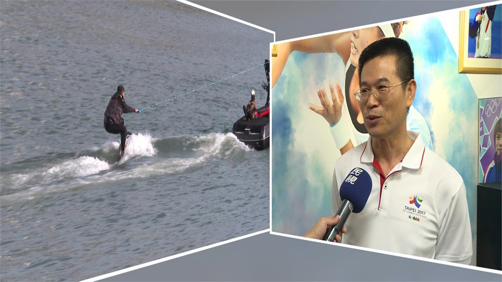 避塞車? 西裝男基隆河"划立槳"通勤 網友驚:我還在塞