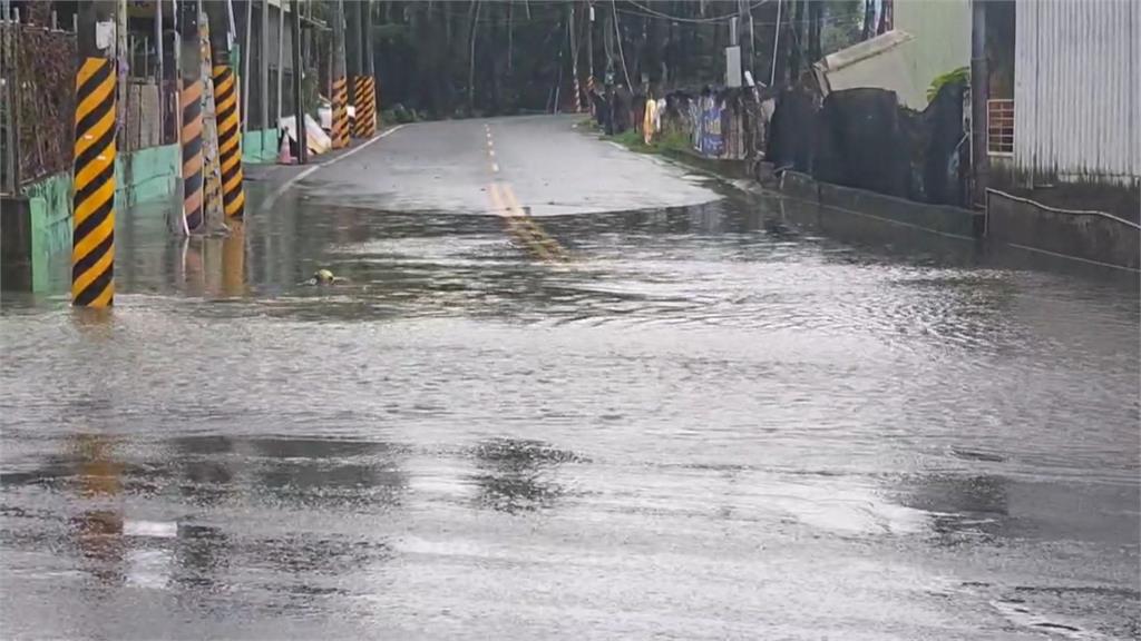 大雨炸屏東！高樹廣興村「泥流淹路」　鹽埔新圍大排暴漲