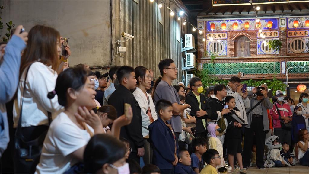 快閃熱門地標!灣聲樂團台灣行腳前進金門 傳遞音樂正能量