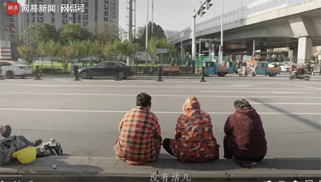 中國禁片《如此打工30年》揭底層悲歌！小粉紅覺醒噴「習皇」：開倒車