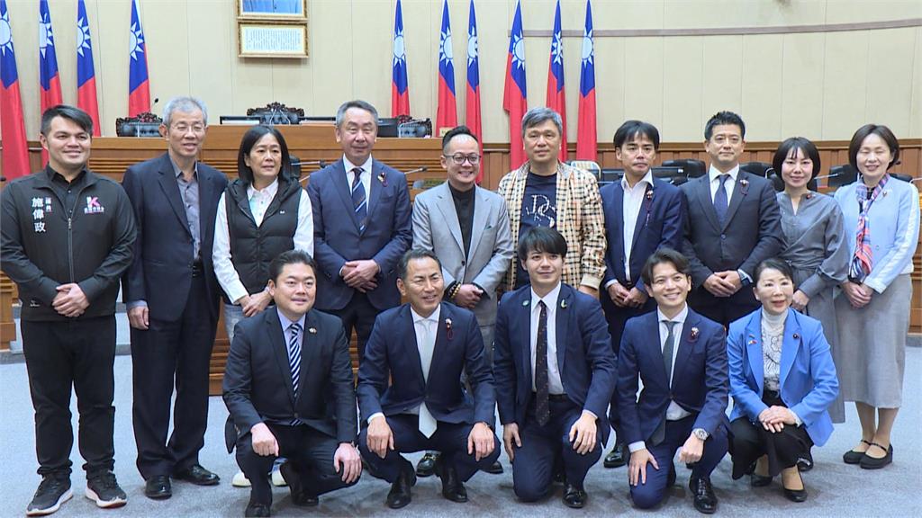 日本來訪議員險難過海關 瘦身有成!本人與照片差太多