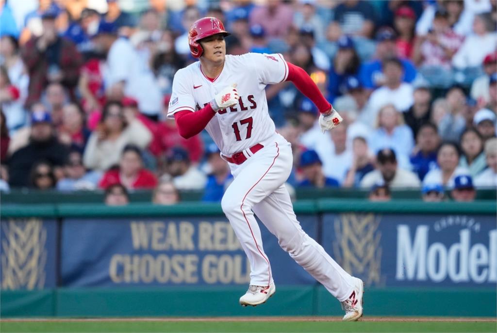 MLB/
