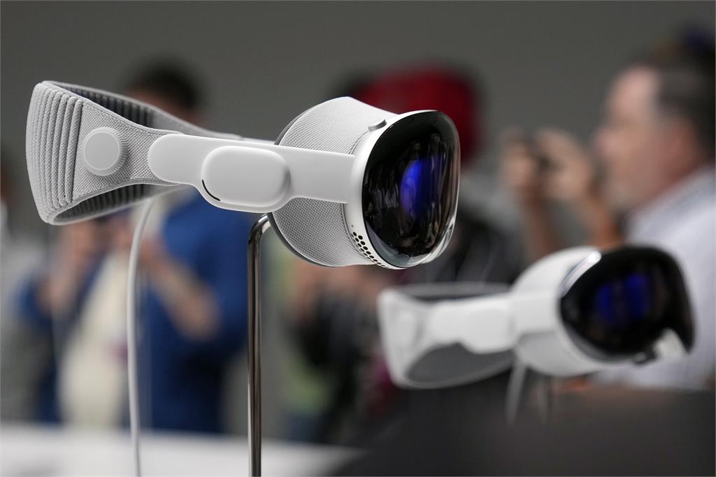 蘋果全新Vision Pro曝！1台要價10萬　實測心得掀兩派論戰