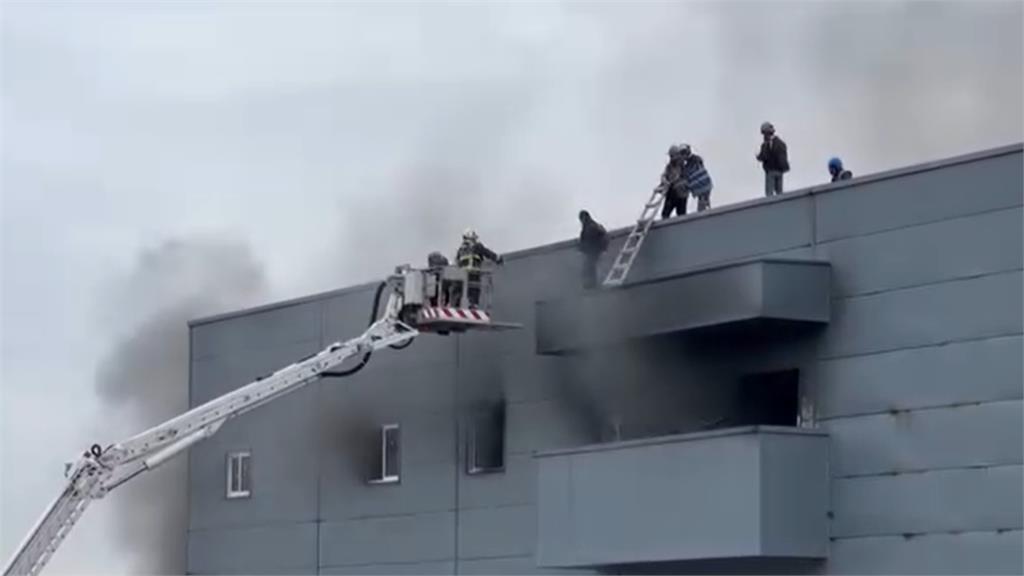 全聯倉儲惡火釀9死!雲梯車受限空間「民眾高空跳躍」極限救援畫面流出