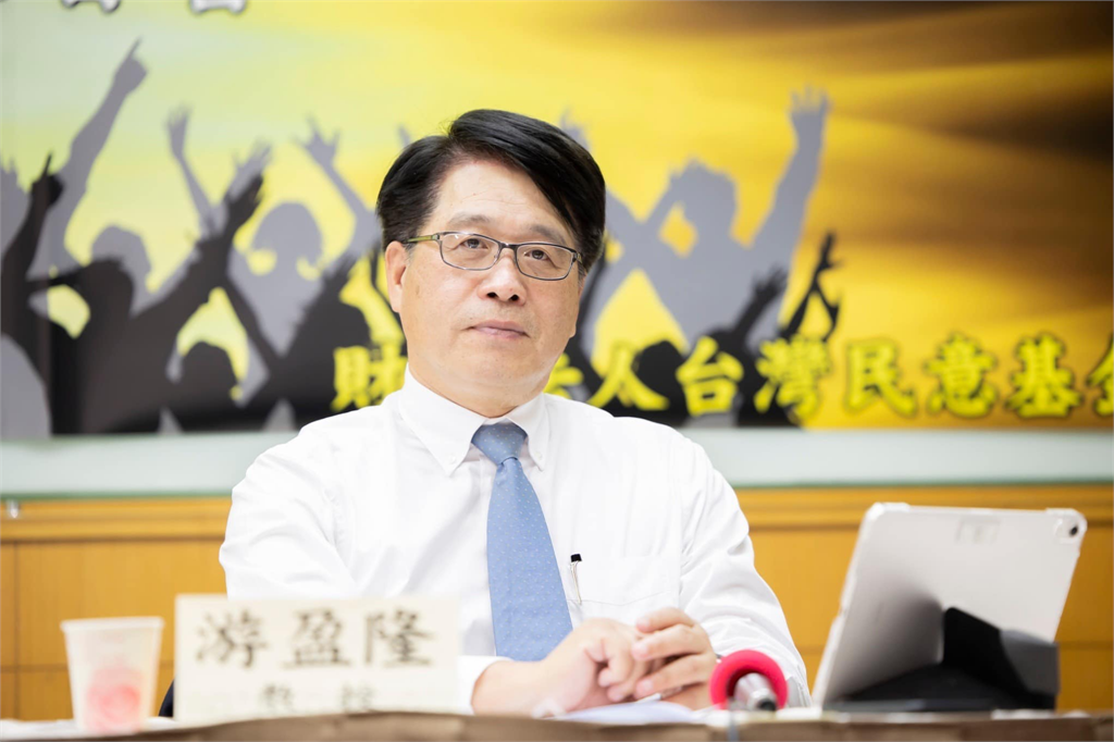 朱立倫426演講高喊:反共!游盈隆曝台上國民黨大咖「表情超尷尬」