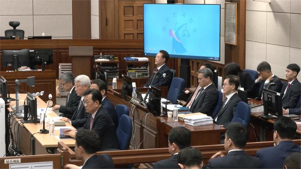 南韓前總統尹錫悅「內亂罪」二度開庭! 上被告席畫面曝光