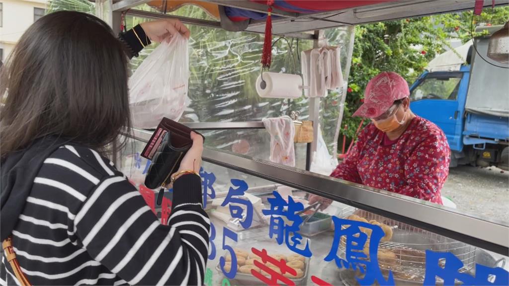 跨年3天連假出遊潮 花蓮知名小吃美食人潮滿滿