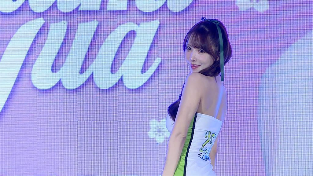 啦啦隊(影)／超人氣女神三上悠亞來了！最想吃美食、最有印象球員、背號含義全說了