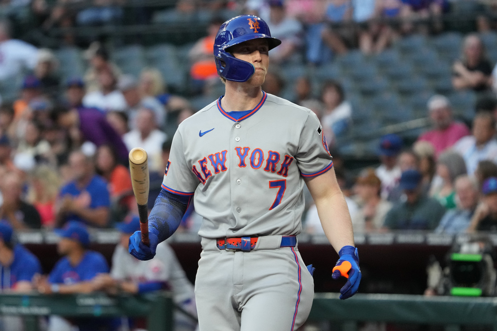 MLB(影)／主審「幻想式執法」根本沒摸頭盔卻被判挑戰！大都會離奇ABS引爆爭議