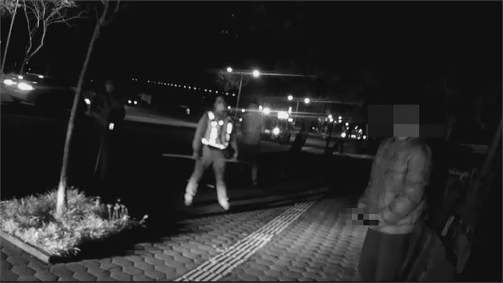 男撞前車肇事竟亮刀暴走! 警獲報苦勸「放下屠刀」