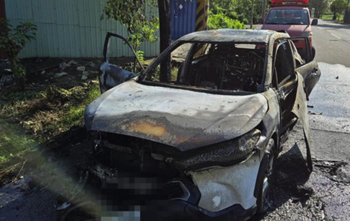 快新聞/台南新化火燒車 2人遭燒燙傷緊急送醫