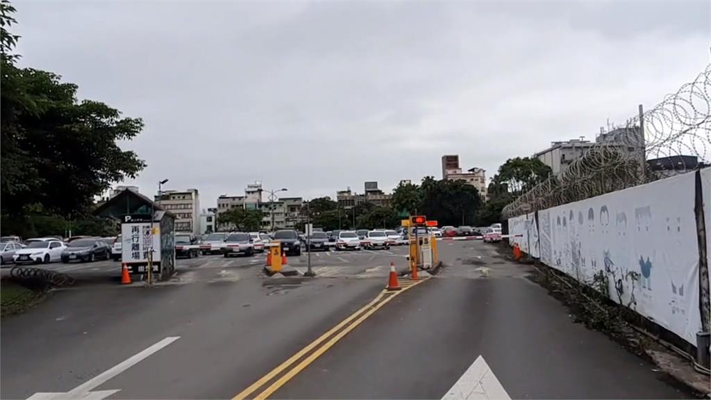 停車場找嘸車位出場被收費? 交通處實測「這原因」恐拿不回錢