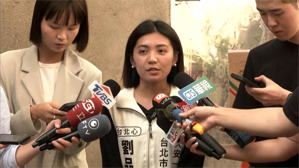 賴總統赴景美福興宮參拜 主委子高揚凱由藍轉綠擬選議員