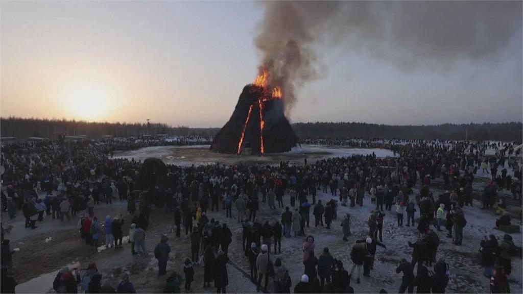 俄羅斯「謝肉節」　焚燒木製藝術品迎接未來