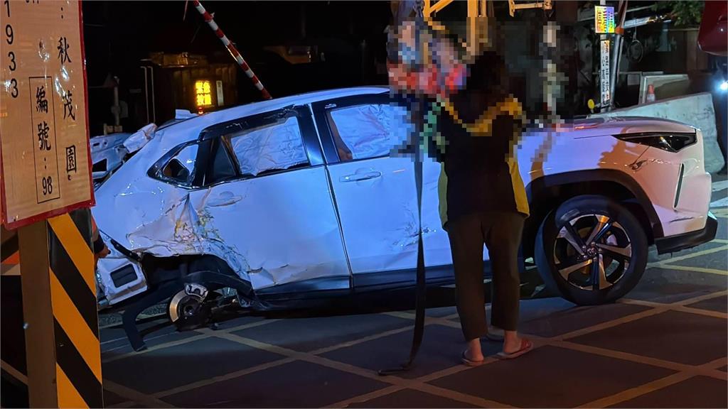 快新聞／小客車違規硬闖平交道　台鐵苗栗新埔=通霄單線雙向行車