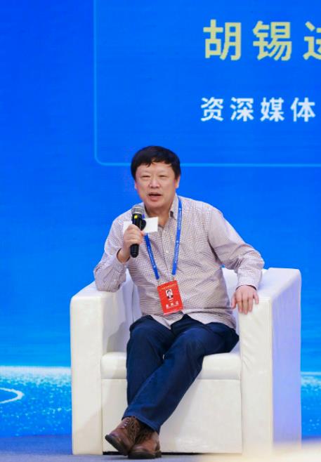 胡錫進「中國國慶PO愛國文」慘露餡！疑用AI寫「本人硬拗1句」被酸爆