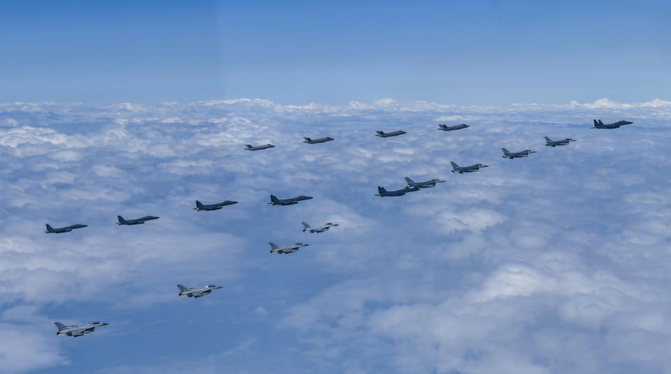 快新聞／反制北朝鮮挑釁！　韓美動員隱形戰機等20架戰機示威飛行