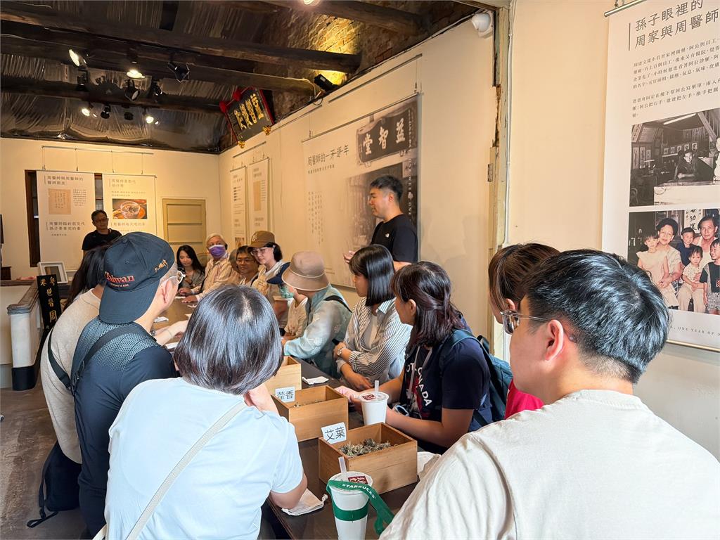 台南百年中藥行瀕臨收店 兒子返家用藥膳轉型