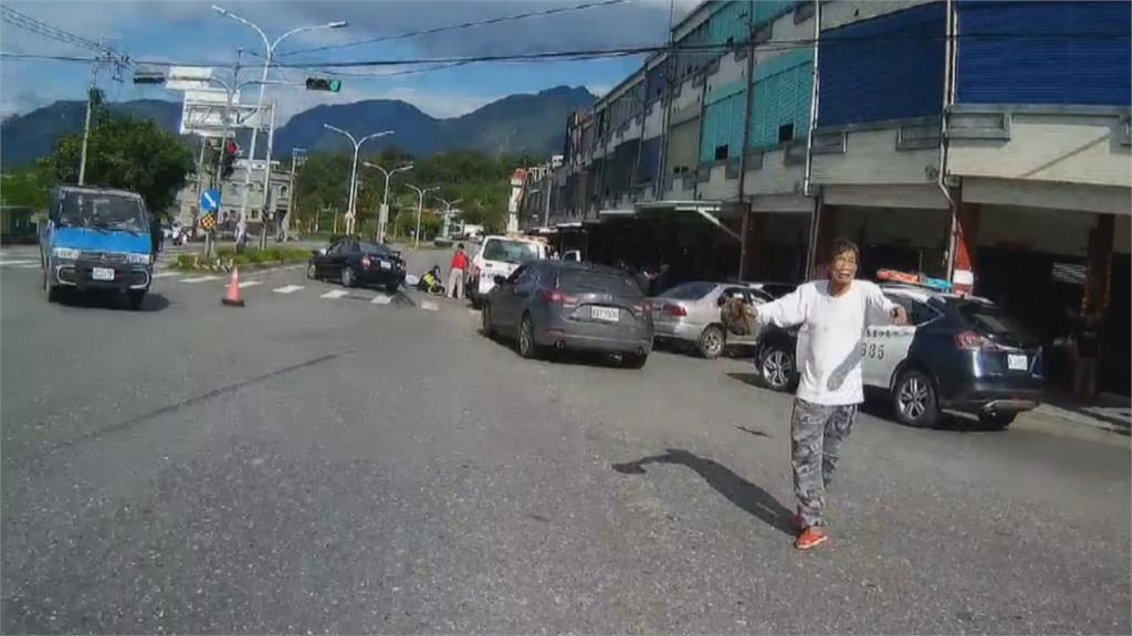 疑搶快遭直行車攔腰撞上 小客車駕駛一度沒了呼吸