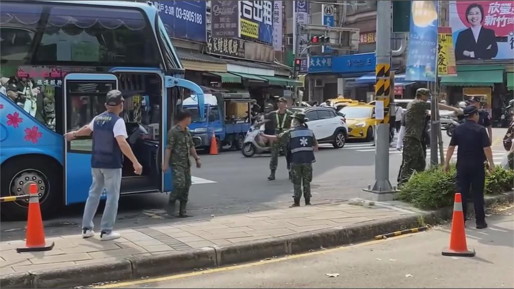 11萬人擠爆湖口營區！軍警為動線火爆開嗆全被錄　民眾急喊：要出手了