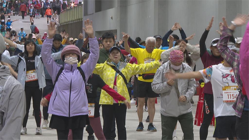 萬里半馬起跑　山林美景盡收眼底