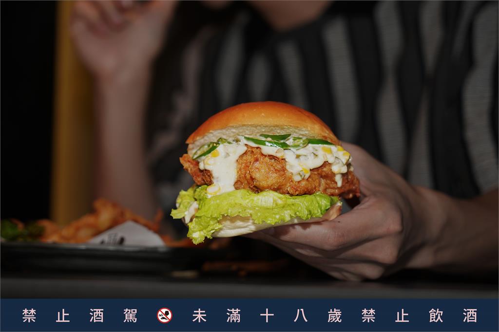全台首創百萬自助調酒吧BLAH BLAH Bar,打造信義區飲酒秘境