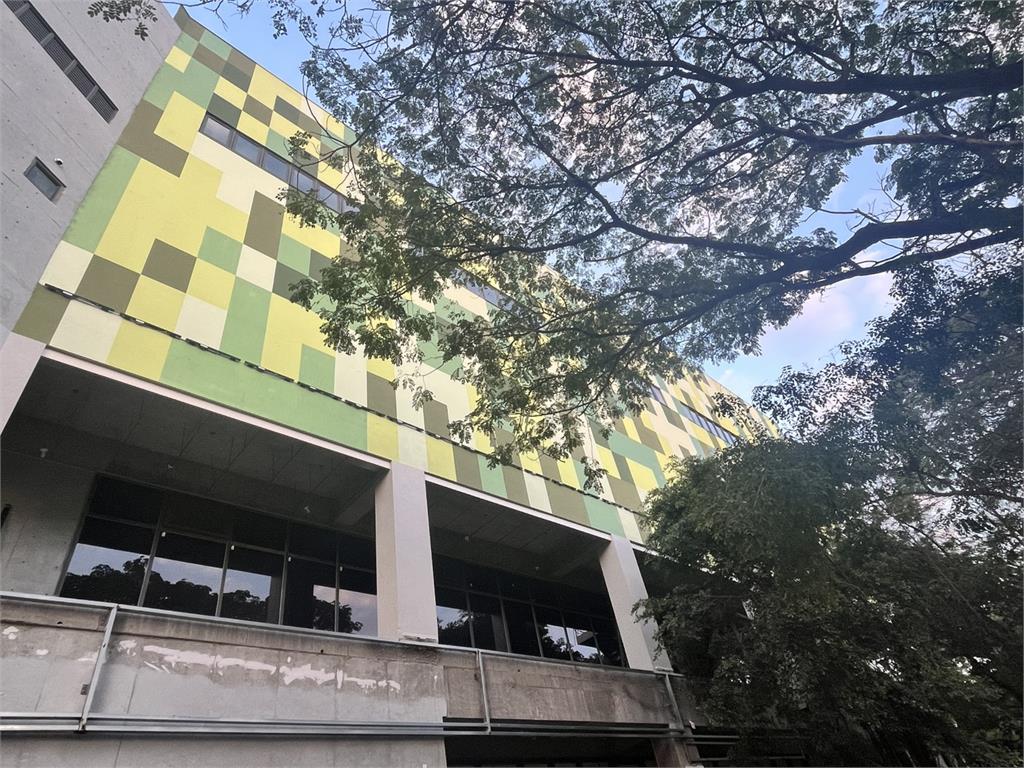 新營區全民運動館完成營運簽約　黃偉哲：溪北運動新據點