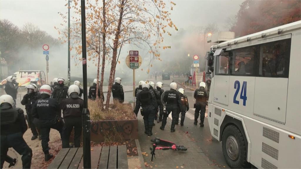 比利時擴大強制戴罩令　民眾抗議與警爆衝突