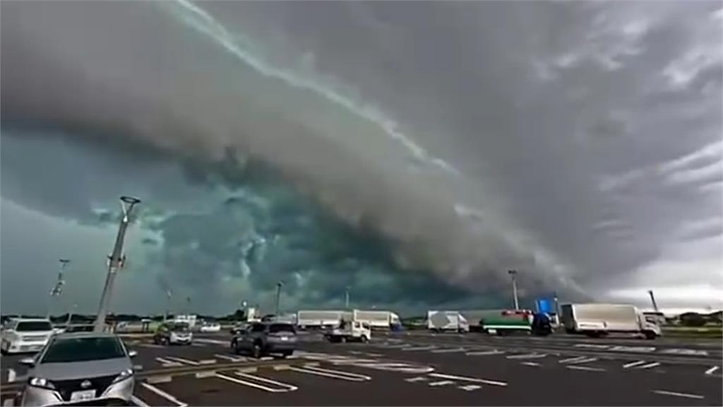 日本海嘯雲「驚見藍光巨龍」7月預言恐成真?郭鎧紋揭「海底火山狀態」解答了