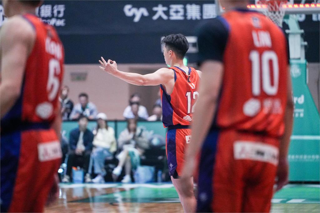 PLG(影)／龍頭領航猿嚇出一身冷汗！第四節打出20:3攻勢才力克洋基工程