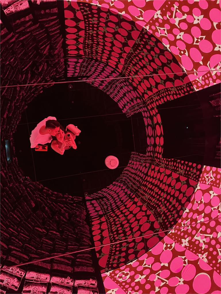 陳芳語認愛洋男1個月「公開埋胸」！放閃不夠還「直接見家長」