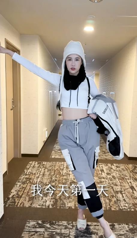 日本山莊「巨人雪女」上衣半截勒住竟是千千!一抬手「炸出嫩豆腐」粉瞪:太白