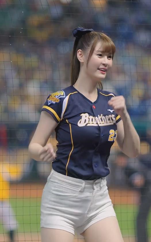 短今「超緊繃跳動」片曝光！這裡不科學掀萬人朝聖　釣出另1女神回4字