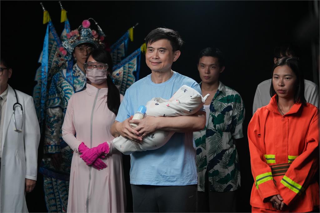 快新聞／拋敬老卡加碼、育兒津貼升級！賴瑞隆首部競選廣告《百變隆隆》搶攻市民心聲