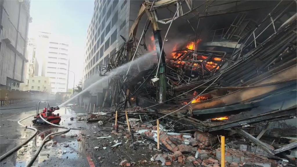 塑美貝壓克力工廠爆炸陷火海 火勢狂燒8小時