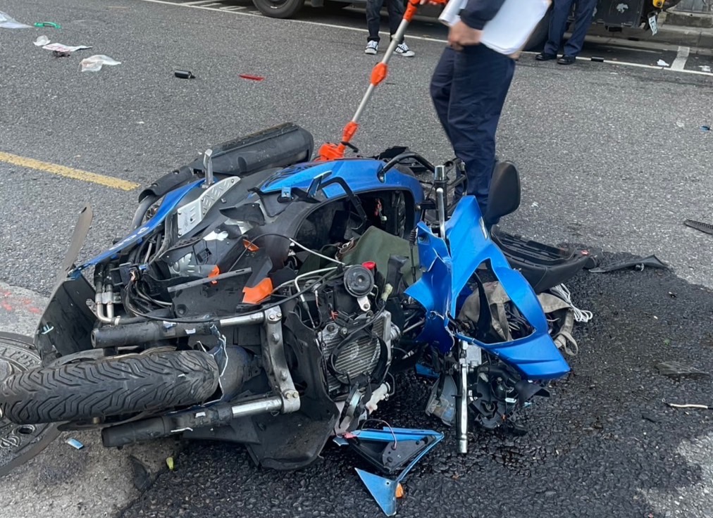 快新聞/北市萬華區死亡車禍!貨車、重機對撞 騎士頭部重創不治身亡